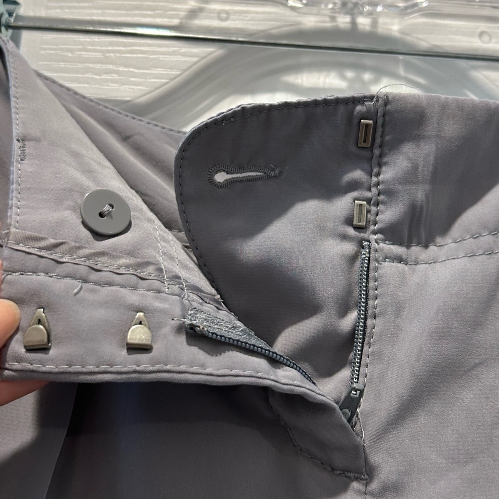 Express shorts 🩶 - Picture 3 of 8